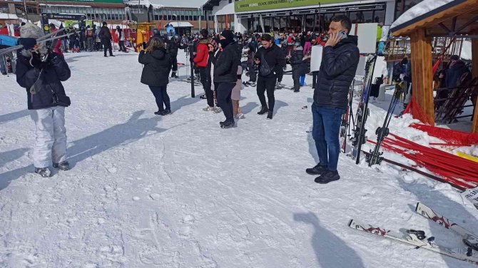 Uludağ’da Adım Atacak Yer Kalmadı
