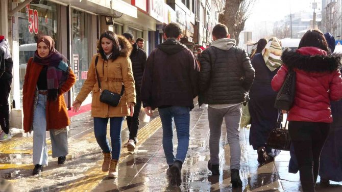 Van Valisi Bilmez: “Vakalar 15 Kat Arttı”