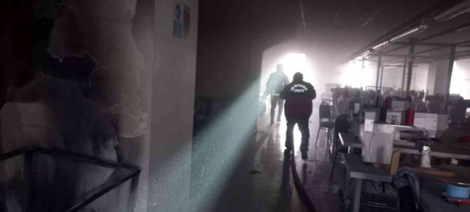 Gevaş’ta Yangın Maddi Zarara Yol Açtı