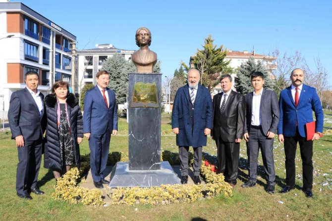 Çiftlikköy’de Kadriya Temirbulatova’nın Büstü Açıldı