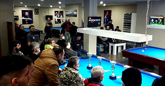 Balıkesir’deki Bilardo Şampiyonasında Yılmaz Özcan İl Birincisi Oldu