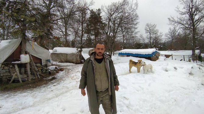 Kar Nedeniyle Yaylada Mahsur Kalan Aile Kurtarıldı
