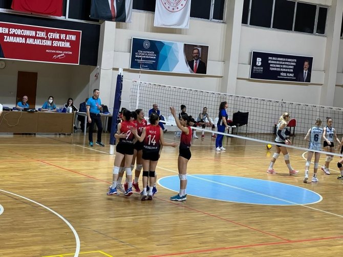 Ayvalıkgücü Play Off’a Göz Kırpıyor