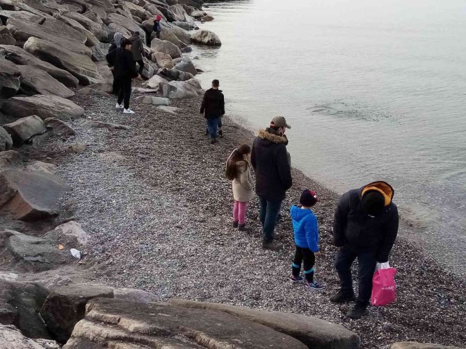 Çekilen Deniz Çocuklara Eğlence Mekanı Oldu