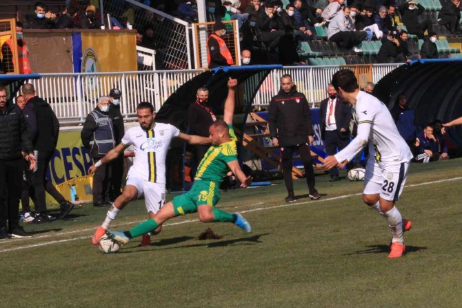 Tff 3. Lig: Belediye Derincespor: 0 - Esenler Erokspor: 1