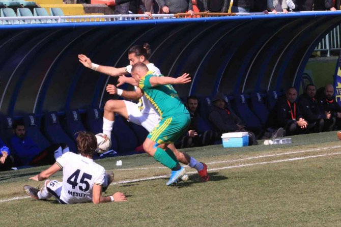 Tff 3. Lig: Belediye Derincespor: 0 - Esenler Erokspor: 1