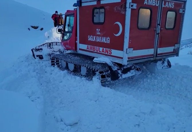 Bingöl’de Umke 2 Aylık Hamile Kadın İçin Seferber Oldu