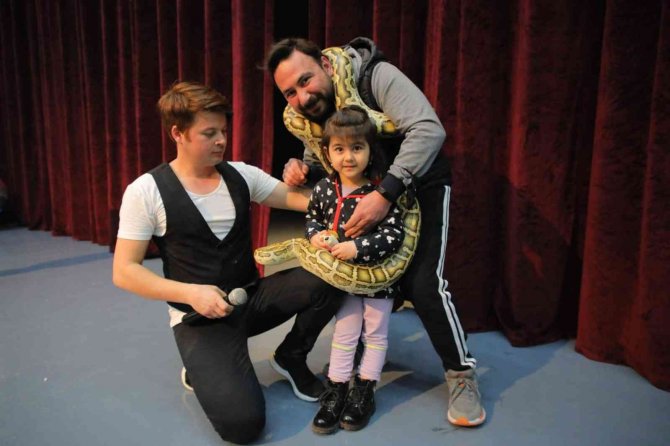 Başkan Kibar’dan Çocuklara Sirk Gösterili Karne Hediyesi