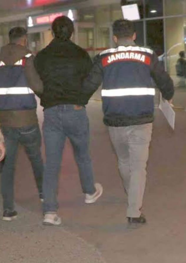 Firari Fetö Şüphelileri Jandarma Tarafından Yakalandı