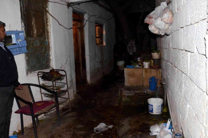 Gaziantep’te Babasını Öldüren Genç Kız, Cezasının Onanması Ardından Denizli’de Yakalandı