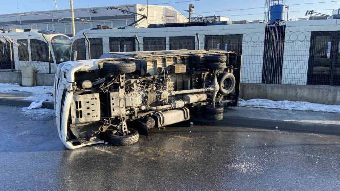 Gaziosmanpaşa’da Araç Takla Attı: 1 Yaralı