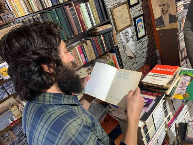 Sahaflar Dijitalleşme Karşısında Ayakta Kalmaya Çalışıyor