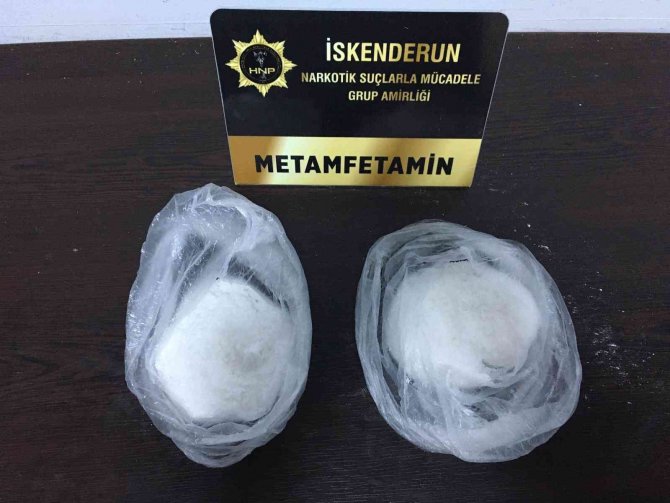 Otomobilin Motorundan Uyuşturucu Çıktı