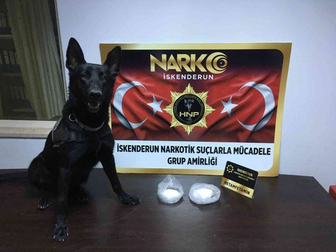 Otomobilin Motorundan Uyuşturucu Çıktı