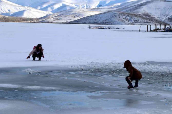 Bayburt’ta Baraj Gölü Dondu