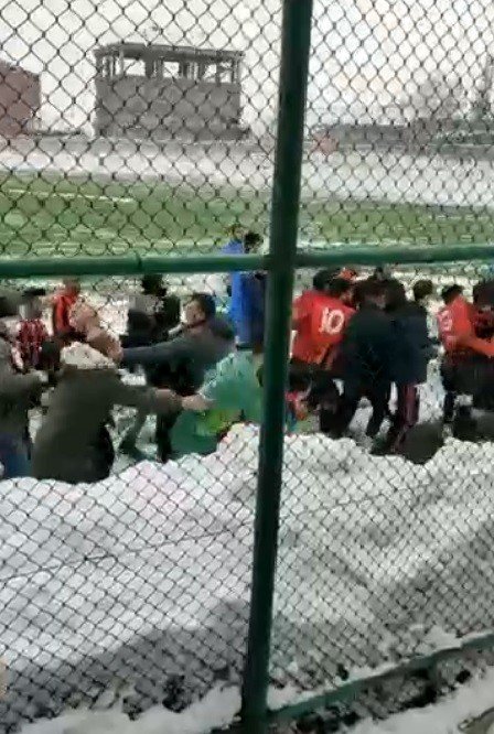 Kars’ta Amatör Maçta Arbede!