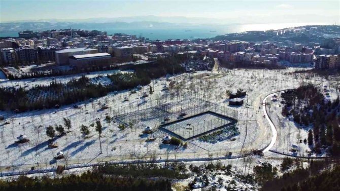 Karla Kaplanan Tatlıkuyu Vadisi Havadan Görüntülendi