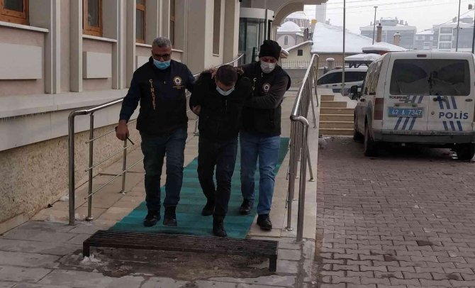 Çarptığı Yayayı Kontrol İçin Gelmiş, Otobüs Sürücüsünün Yardım Ettiğini Görünce Geri Kaçmış