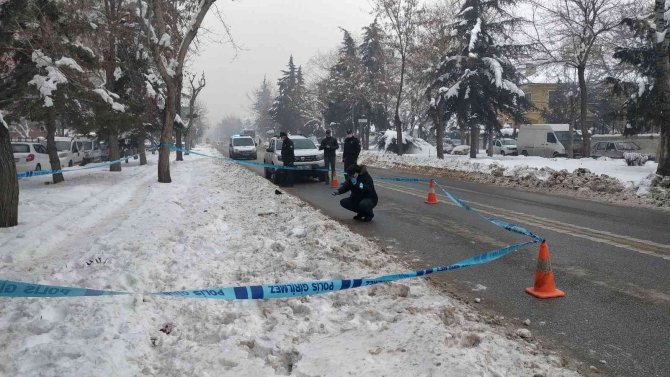 Aracın Çarptığı Yaya Otobüsle Hastaneye Yetiştirilmeye Çalışılırken Hayatını Kaybetti