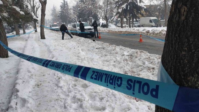 Çarptığı Yayayı Kontrol İçin Gelmiş, Otobüs Sürücüsünün Yardım Ettiğini Görünce Geri Kaçmış