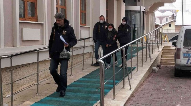 Annesinin Ölümüne Neden Olan Genç Kız Adliyeye Sevk Edildi