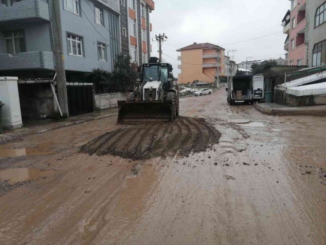 Körfez’de Bozulan Yollara Müdahale