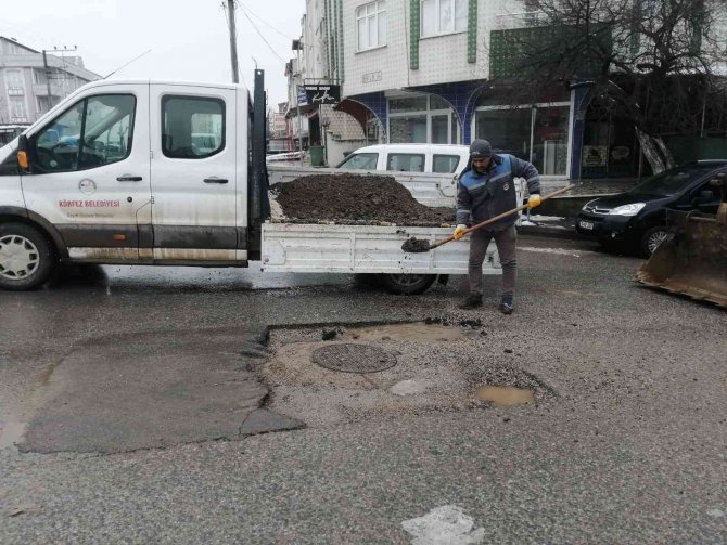 Körfez’de Bozulan Yollara Müdahale