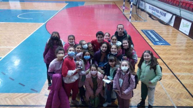 Kuyucaklı Hentbolculara, Başkan Ertürk’ten Sürpriz