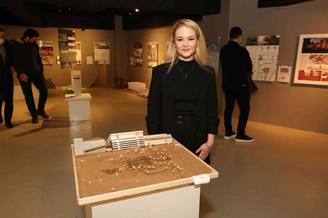 Sağlık Çalışanlarına Adanmış Bir Yapıt Yarışmasının Ödülleri Verildi