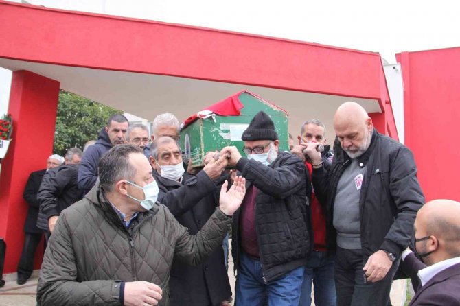 Antalyaspor’un Eski Futbolcusu Oral Yenigün Törenle Toprağa Verildi