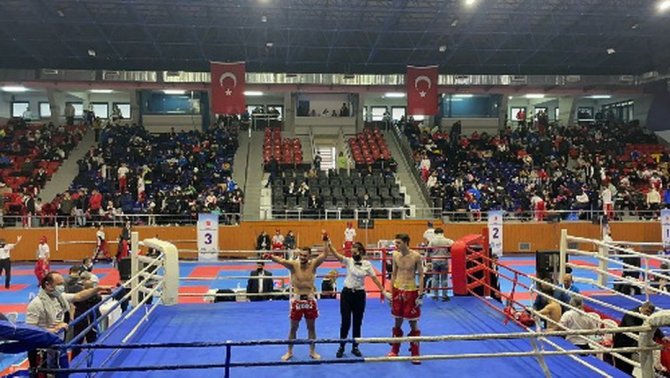 İ̇lkadım’ın Kick Boksçuları Ordu’dan 14 Madalyayla Döndü
