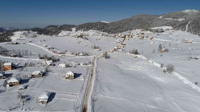 Turnalık Yaylası’nın Nefes Kesen Güzelliği Havadan Görüntülendi