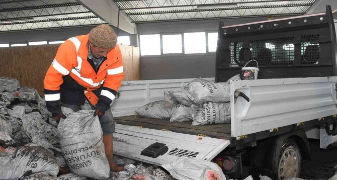 Sosyal Belediyecilik Hizmetleri Kış Şartlarında Da Yardıma Koştu