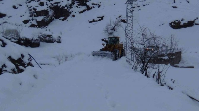 Batman’da Kar Kalınlığı 2 Metreyi Geçti