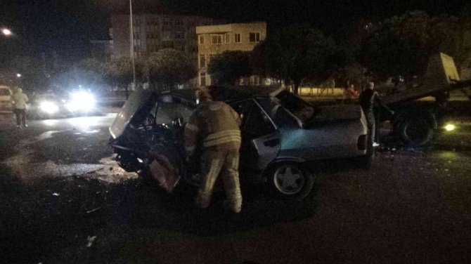 Silivri’de İki Otomobil Kafa Kafaya Çarpıştı: 1 Ölü