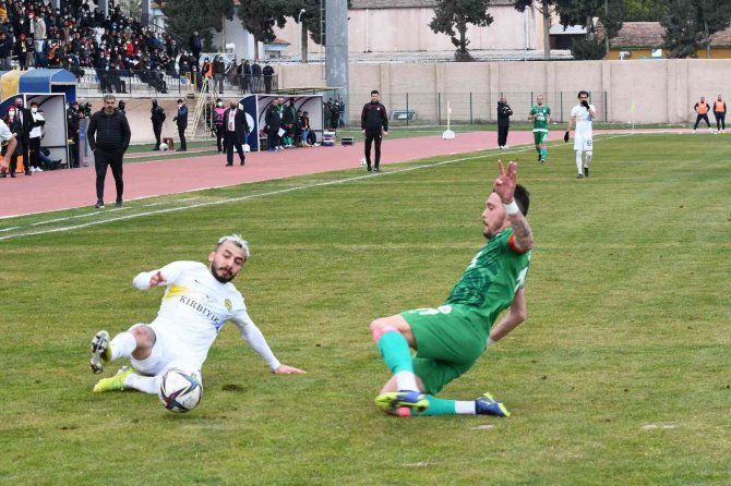 Tff 2. Lig: Tarsus İ̇dman Yurdu: 1 - Isparta 32 Spor: 2