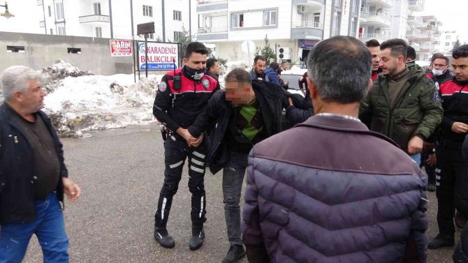 Adıyaman’da Yol Verme Kavgası: 6 Gözaltı