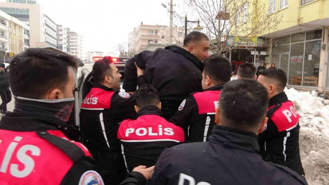 Adıyaman’da Yol Verme Kavgası: 6 Gözaltı