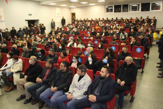 Kuzucu; “Z Kuşağı Yoktur, Umut Kuşağı Vardır”
