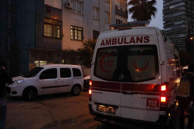Anne Ve Kızı Yemek Masasında İnfaz Edildi