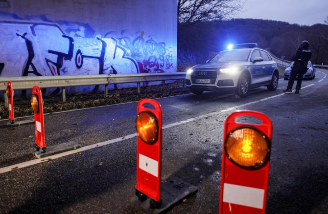 Almanya’da İki Polisi Öldüren Zanlılar Tutuklandı