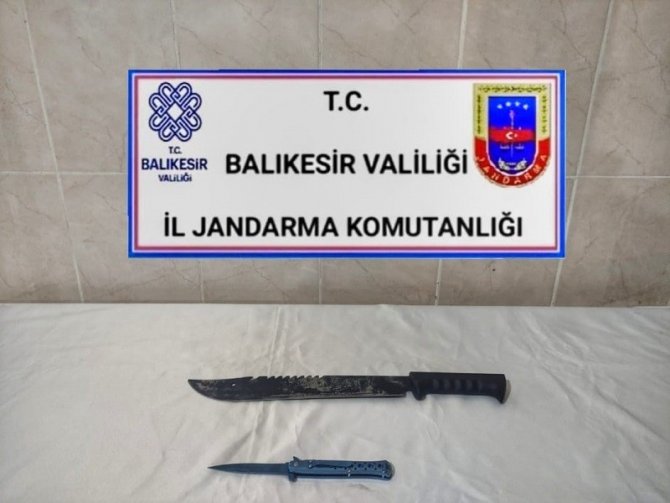 Jandarma Aranan 22 Kişiyi Yakaladı