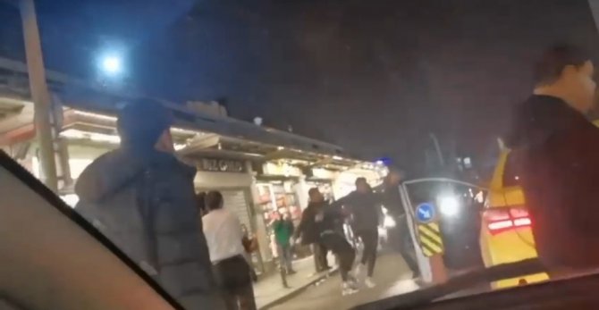 Beyoğlu’nda Yaşanan Yumruk Ve Tekmeli Kavgalar Kamerada