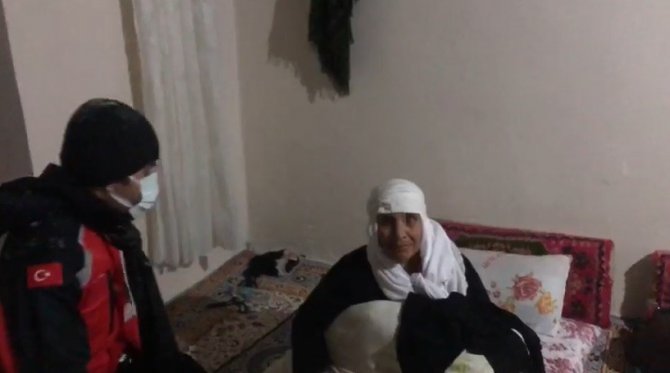 Bingöl’de 66 Yaşındaki Hasta, 6 Saatlik Çalışma İle Kurtarıldı