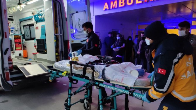 Yangında Yaralanan İki Kardeş Ankara Ve İ̇zmir’e Sevk Edildi