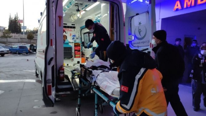 Yangında Yaralanan İki Kardeş Ankara Ve İ̇zmir’e Sevk Edildi