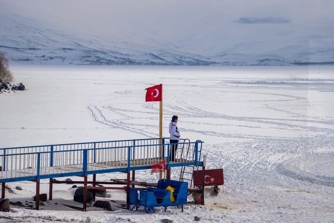 Çıldır Gölü’nde Renkli Görüntüler