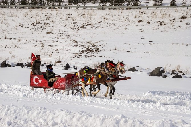 Çıldır Gölü’nde Renkli Görüntüler