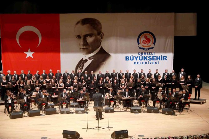 105 Kişilik Koronun Seslendirdiği Eserler Dinleyenleri Mest Etti