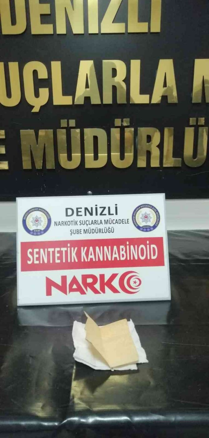 Uyuşturucu Ticareti Yapan 8 Kişi Tutuklandı